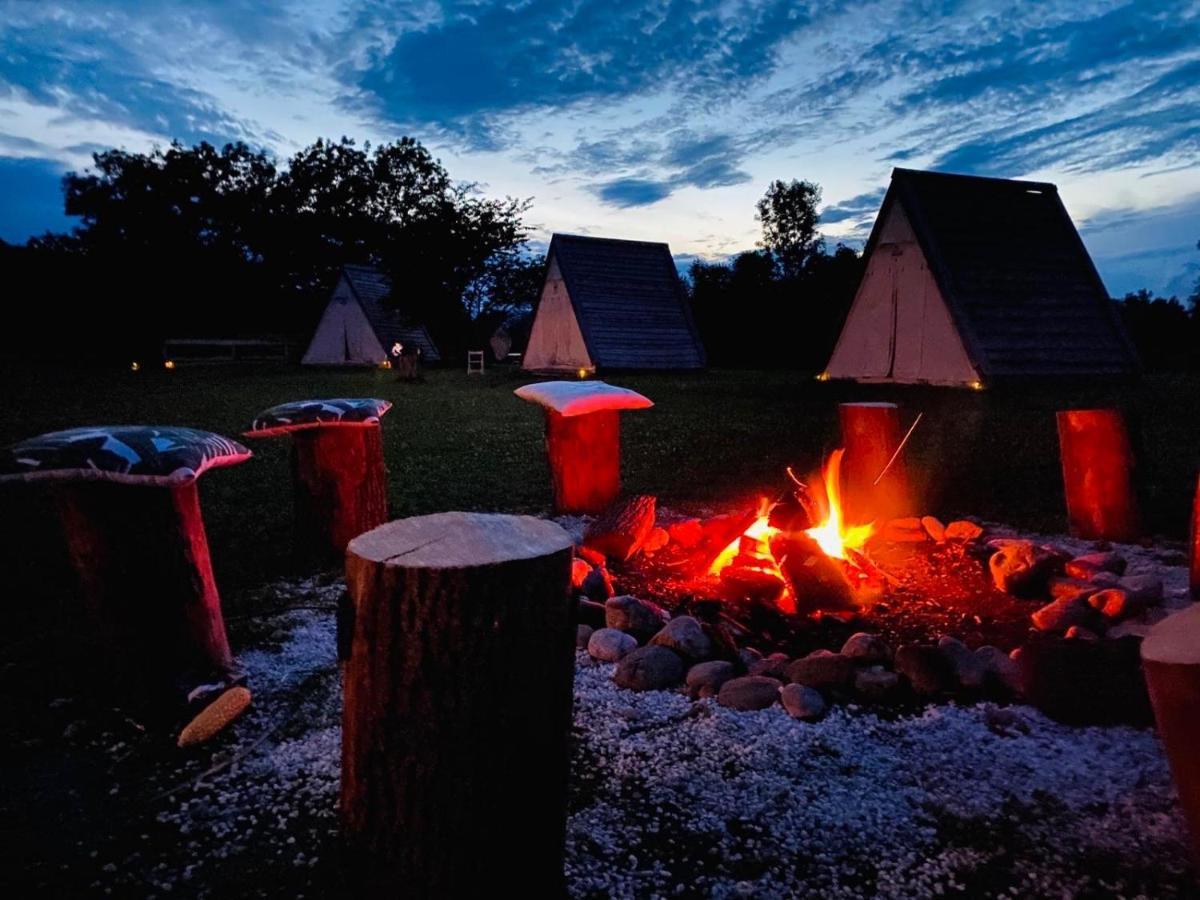 Greenvalleyglamping Sesce Pri Preboldu ภายนอก รูปภาพ